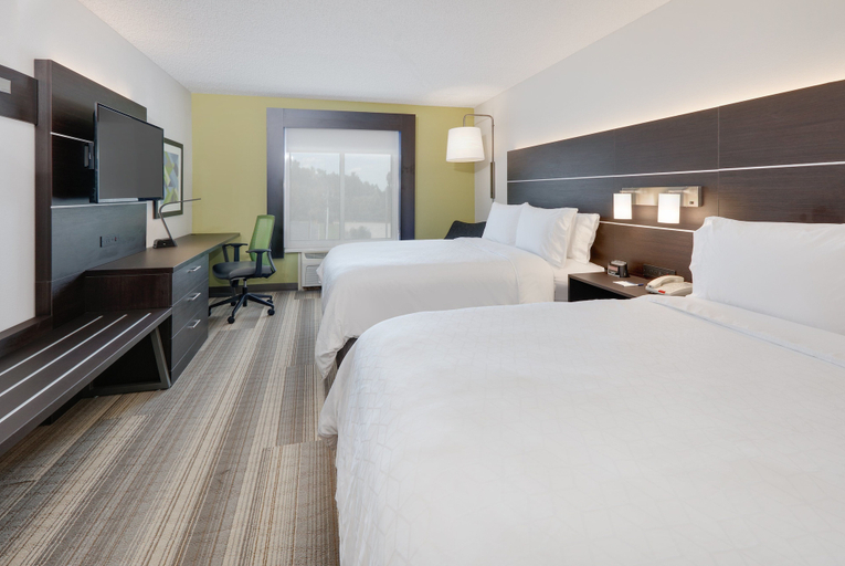 Bedroom 4, Holiday Inn Express & Suites DUBLIN by IHG, Laurens