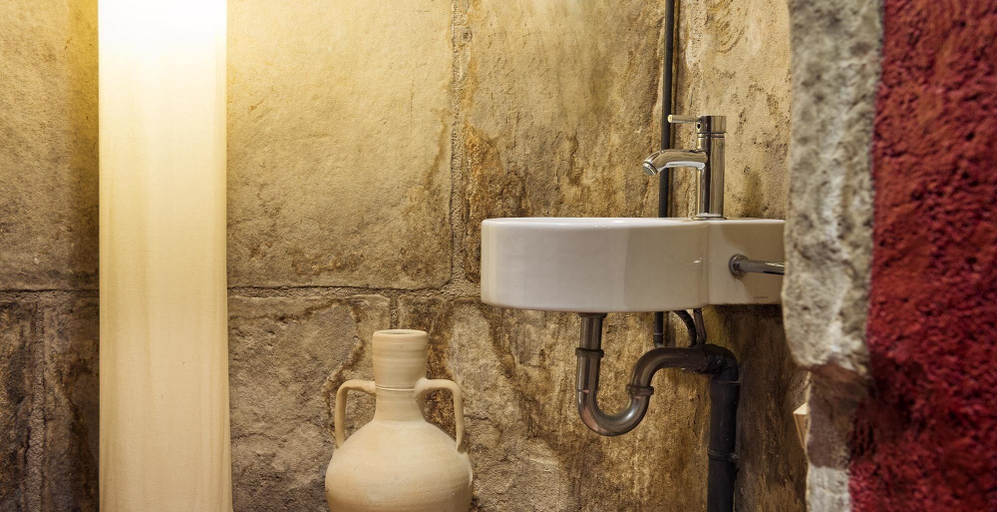 Bathroom 3, Lo Raconet de la Plaça, Teruel