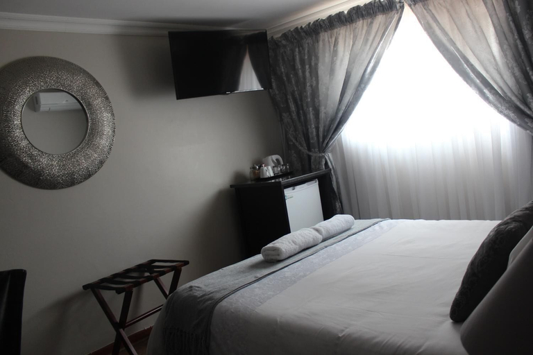 Bedroom 4, The Willow Tree Guest House, Dr Kenneth Kaunda