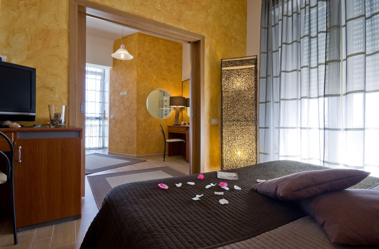 Bedroom 3, Hotel Estate, Rimini
