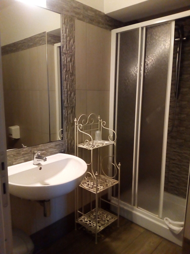 Bathroom 2, Hotel Ristorante Cantina Langelina, Ancona
