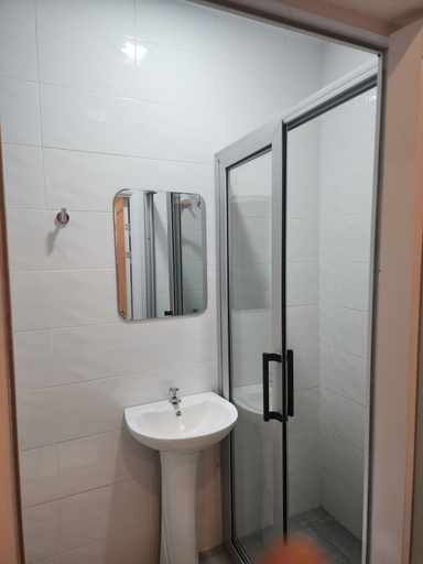 Bathroom 4, Mayama Residences, Accra