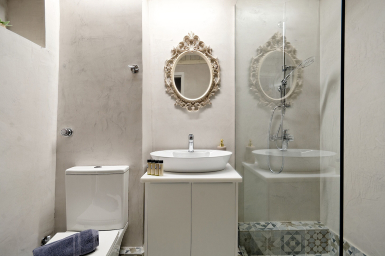 Bathroom 4, Acropolis Memories, Attica