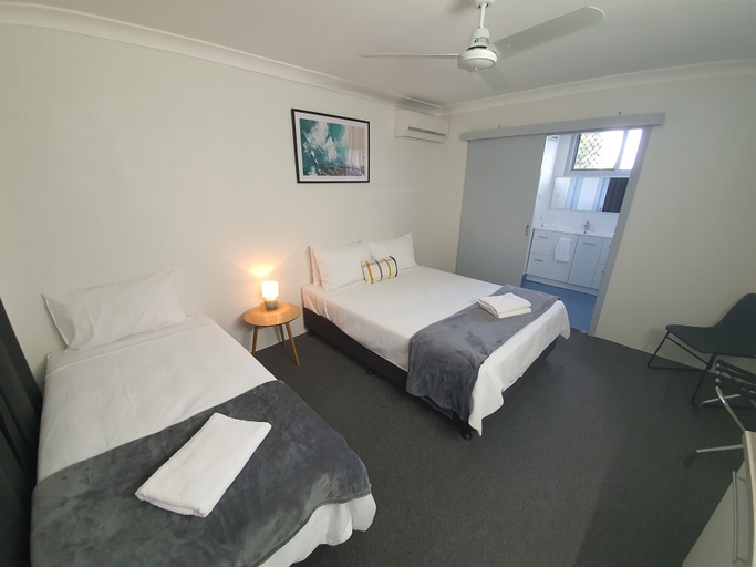 Bedroom 5, Sun City Motel, Bundaberg