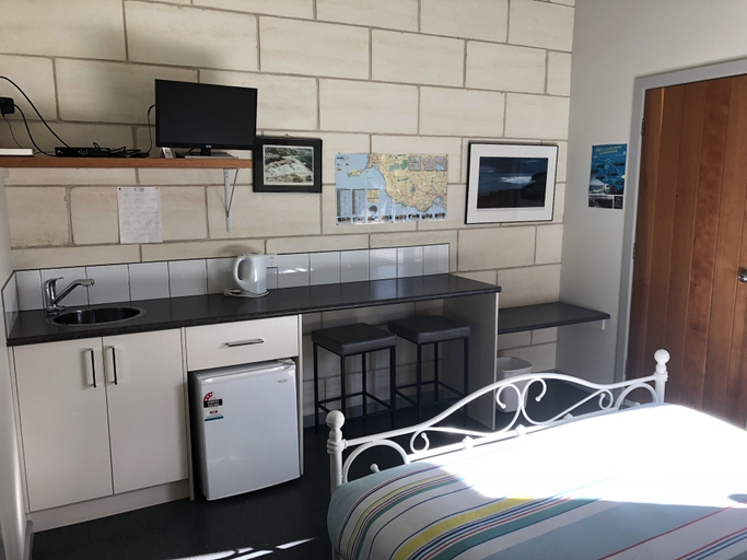 Bedroom 3, Port Campbell Guesthouse & Flash Packers, Corangamite - South