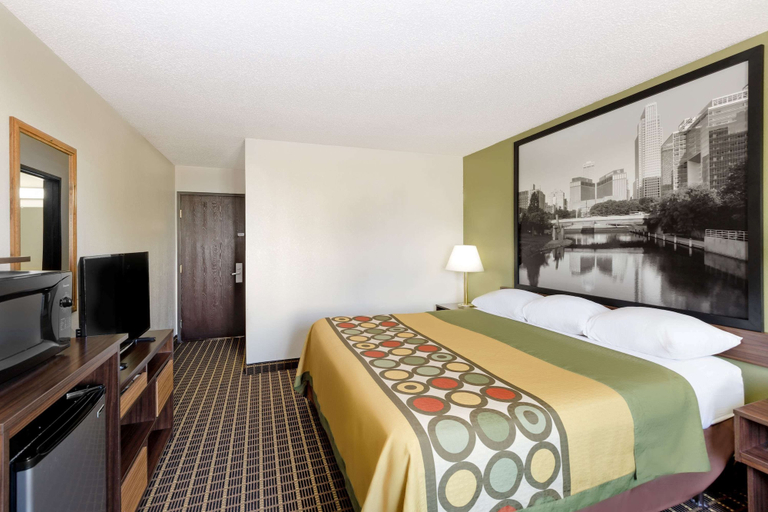 Bedroom 5, Super 8 by Wyndham Norfolk, Madison