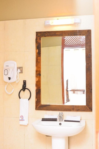 Bathroom 5, Burka Coffee Lounge, Arusha Urban