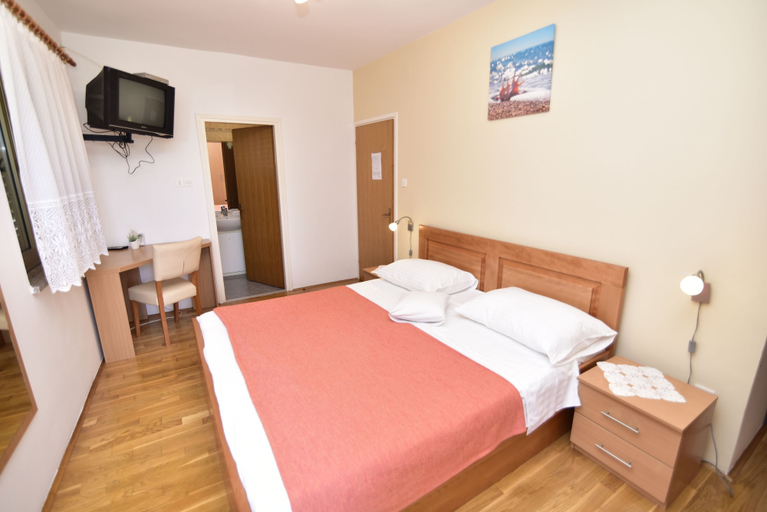 Bedroom 2, Rooms Tom, Malinska-Dubašnica