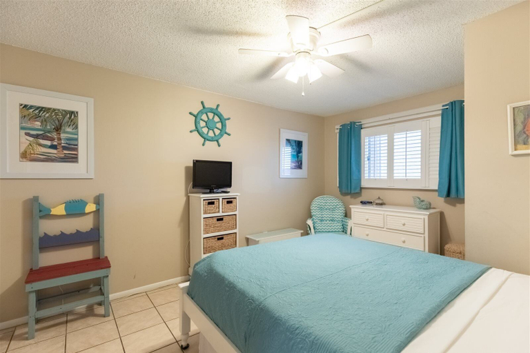 Bedroom 4, The Summit 602, Bay