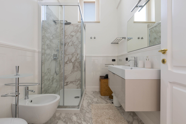 Bathroom 3, Villa Dorella, Lecce