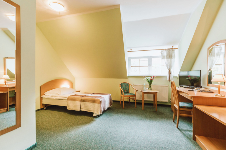 Bedroom 2, Gromada Torun, Toruń City