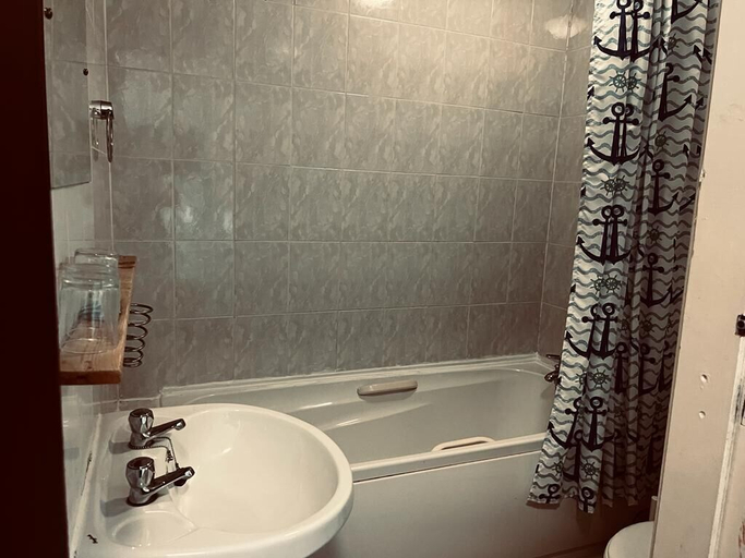 Bathroom 4, Sunset Beach Hotel, Blackpool