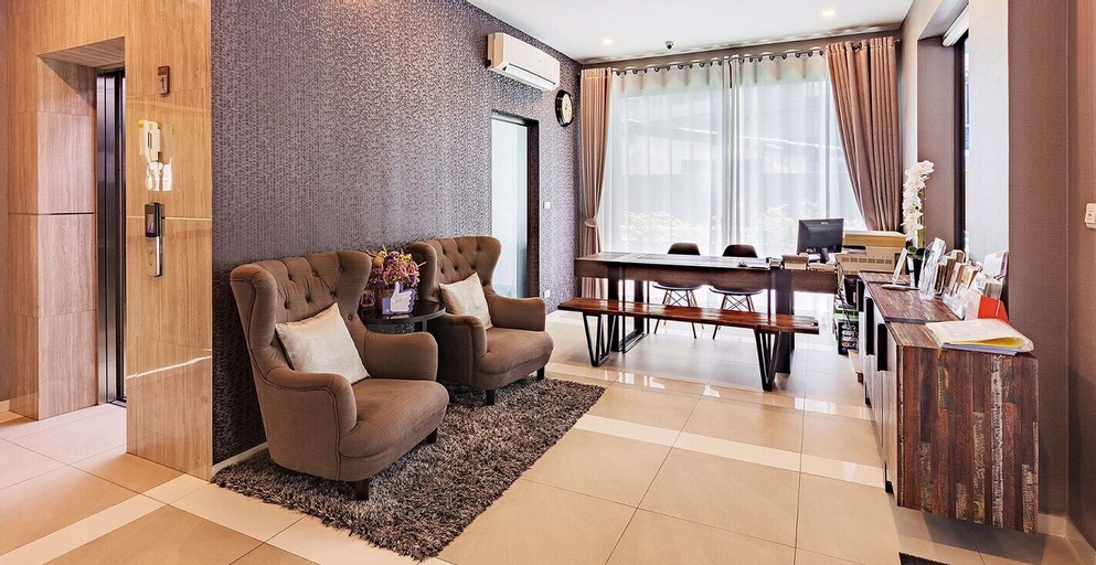 Others 5, Like Sukhumvit 22, Khlong Toey