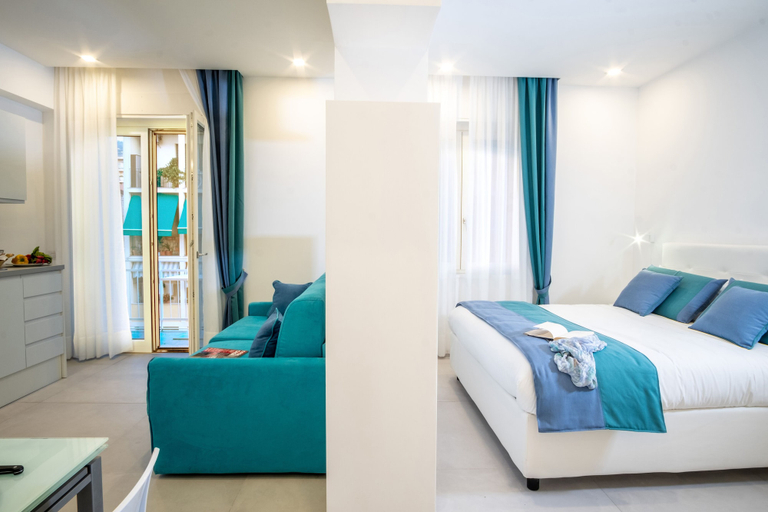 Room 4, Family Apartment in Sorrento Centre, Napoli