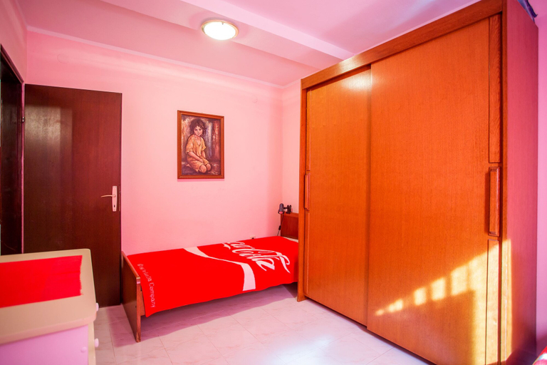 Bedroom 2, Apartment 736, Pula