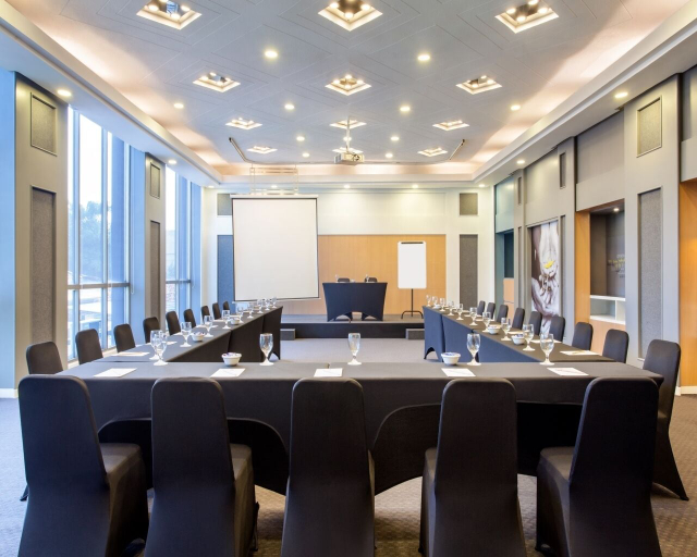 Business Facilities 27