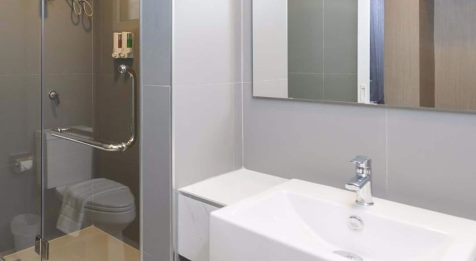 Bathroom 4, Trat City Hotel, Muang Trat