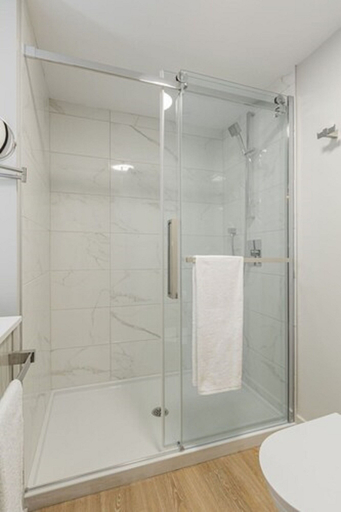 Bathroom 5, Griffintown Hotel, Montréal
