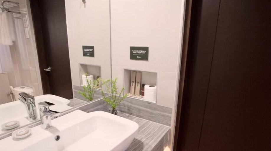 Bathroom 4, Rovira Suites, Dumaguete City