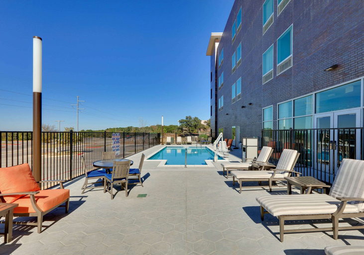 Sport & Beauty 5, La Quinta Inn & Suites by Wyndham Lakeway, Travis