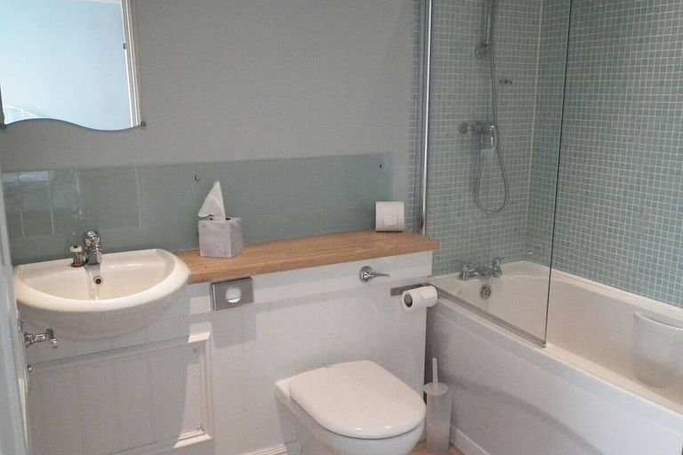 Bathroom, The Top House Inn, Cornwall