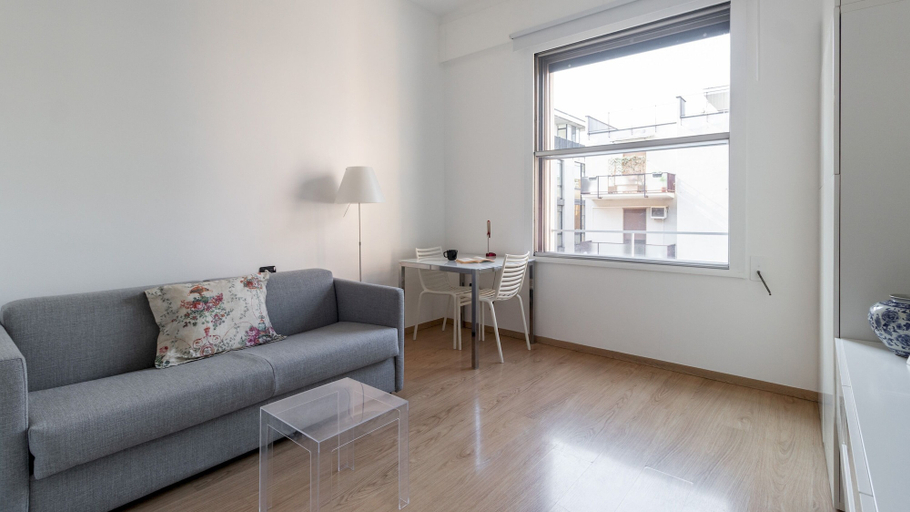 Others 5, Italianway - Porta Nuova 52, Milano