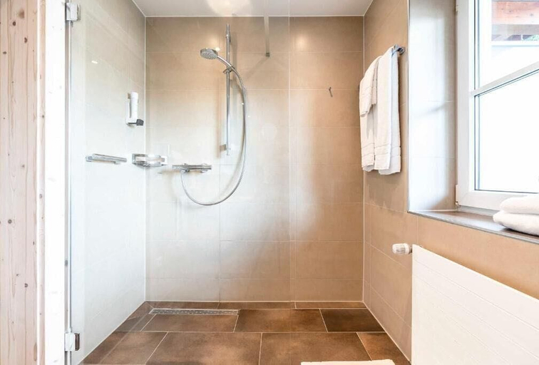 Bathroom 3, Feldmochinger Hof, München