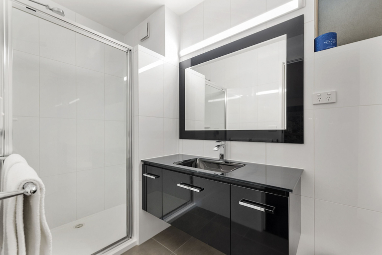 Bathroom 4, Bay City Motel Geelong, Geelong