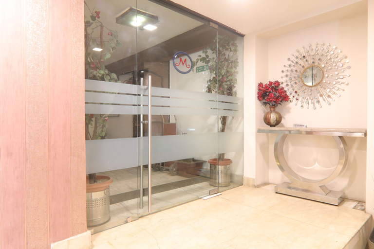 Bathroom 3, Mohan Hotel, Lucknow