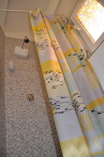 Bathroom 5, Oh Mamma Mia, Napoli