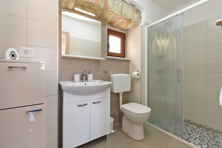 Bathroom 3, House 1735, Vodnjan