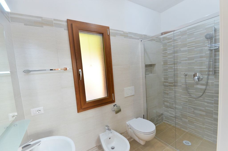 Bathroom 4, Villetta Zuccale, Livorno