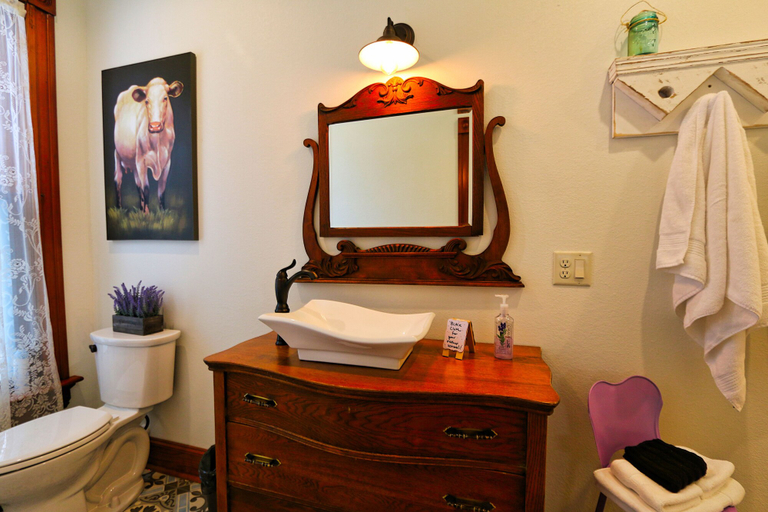 Bathroom 3, Lavender Fields Inn B&B, Winneshiek