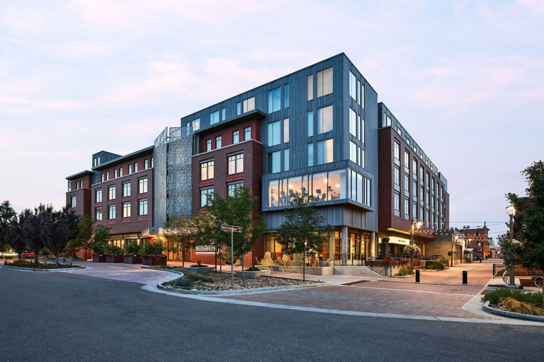 Exterior & Views