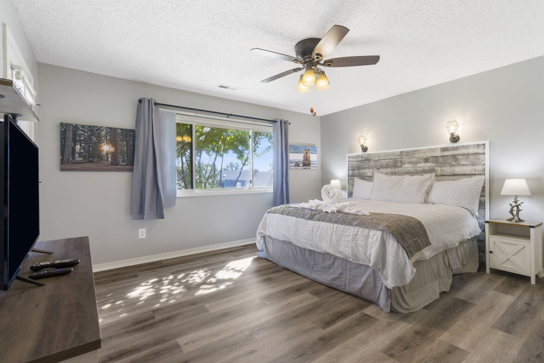 Bedroom 4, Ozark Escape at the Pointe, Taney