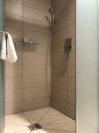 Bathroom 5, Monty Suites & Golf, Uyo