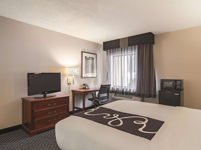 Bedroom 4, Wingate by Wyndham Brunswick GA / I-95, Glynn