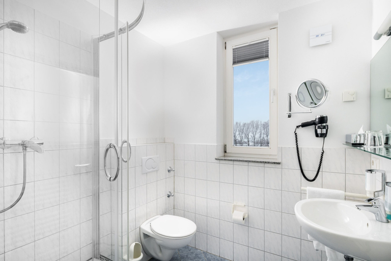 Bathroom 4, Hotel Classic, Freiburg im Breisgau