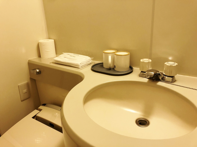 Bathroom 4, Inn of Amigos Yasuda Pension, Takayama