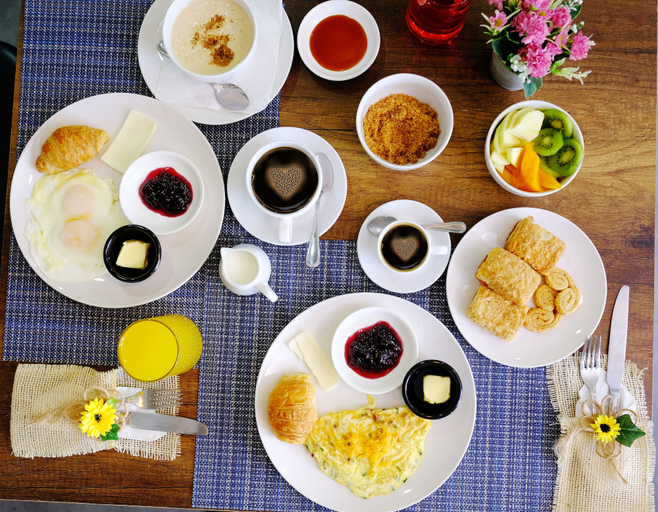 Food & Drinks 5, Victoria City Hotel