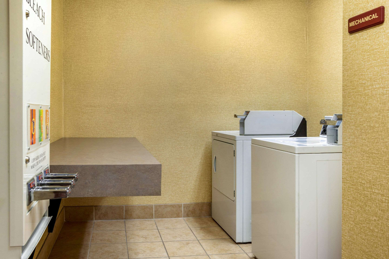 Bathroom 4, Sleep Inn & Suites Milwaukee Airport, Milwaukee
