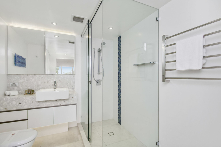 Bathroom 5, The Lookout Resort, Noosa - Noosa-Noosaville