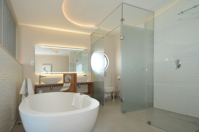 Bathroom 3, 7 on Marine, Overberg