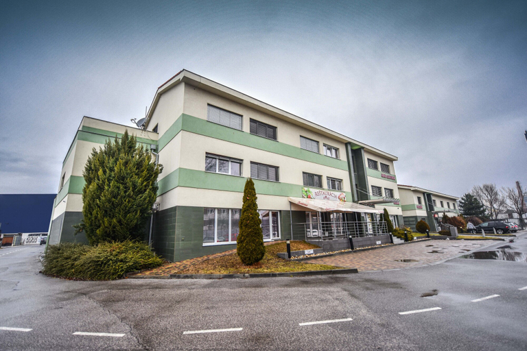 Exterior & Views 2, Penzion RAKI, Bratislava V