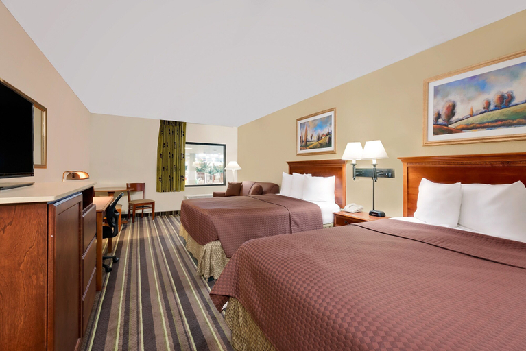 Bedroom 2, Brookings Inn, Brookings
