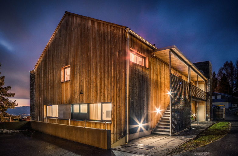 Exterior & Views