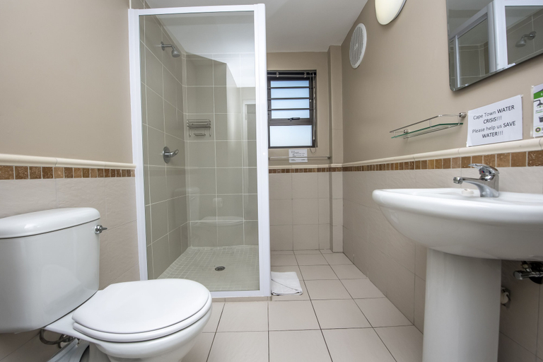 Bathroom 5, Excellent Guest House, City of Cape Town
