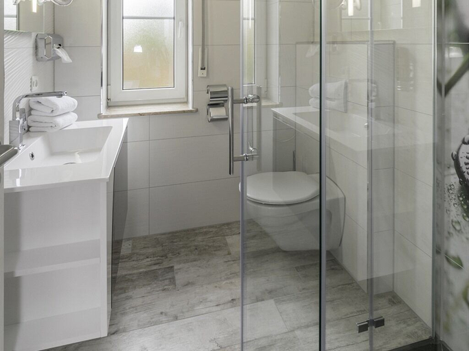 Bathroom 4, Lakeside Resort Michaela Gmbh & Co.kg, Vogelsbergkreis