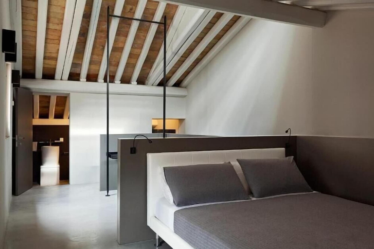 Bedroom 2, Casa de' Coronari, Rome