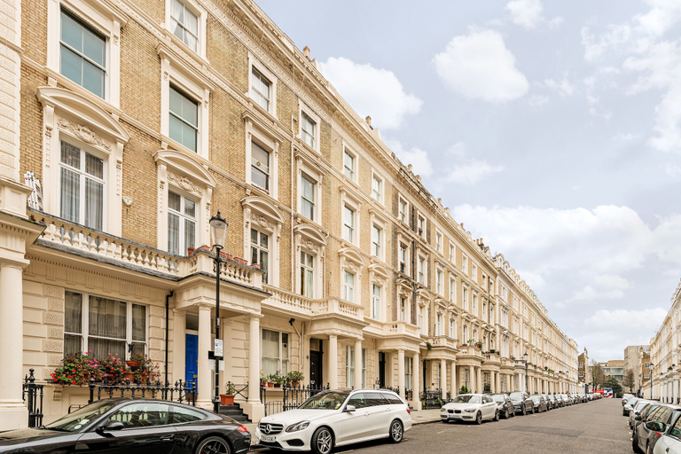 Exterior & Views 2, 22 43 Clanricarde Gardens Studio, London